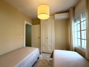 CHALET CON PISCINA JUNTO AL PUNTO MÁGICO - REF. A06-06351