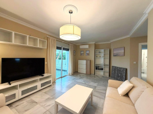 CHALET CON PISCINA JUNTO AL PUNTO MÁGICO - REF. A06-06351