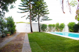 CHALET CON PISCINA JUNTO AL PUNTO MÁGICO - REF. A06-06351