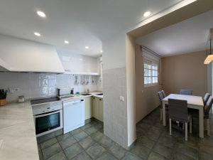 CHALET CON PISCINA JUNTO AL PUNTO MÁGICO - REF. A06-06351