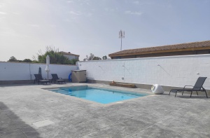 CHALET CON PISCINA  A 10 MIN EN COCHE DE LA PLAYA JUNTO AL NOVO SANCTI PETRI - REF. A06-06354