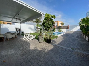 VILLA DE 3 DORMITORIOS CON PISCINA Y PARKING- REF. A08-00164