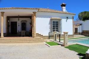 GRAN CHALET CON PISCINA A 15 MIN DE LA PLAYA - REF. A06-06369