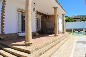 GRAN CHALET CON PISCINA A 15 MIN DE LA PLAYA - REF. A06-06369