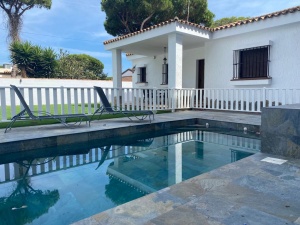 NUEVO CHALET INDEPENDIENTE CON PISCINA A 10 MIN EN COCHE DE LA PLAYA- REF. A06-06377