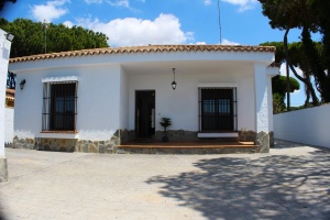 NUEVO CHALET INDEPENDIENTE CON PISCINA A 10 MIN EN COCHE DE LA PLAYA- REF. A06-06377