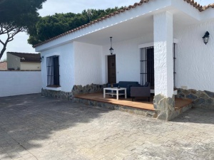 NUEVO CHALET INDEPENDIENTE CON PISCINA A 10 MIN EN COCHE DE LA PLAYA- REF. A06-06377