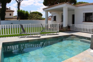 NUEVO CHALET INDEPENDIENTE CON PISCINA A 10 MIN EN COCHE DE LA PLAYA- REF. A06-06377