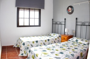 CHALET INDEPENDIENTE CON PISCINA A 5 MIN EN COCHE DE LA PLAYA ZONA SOTILLO- REF. A06-06381