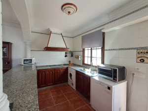 CHALET INDEPENDIENTE CON PISCINA A 5 MIN EN COCHE DE LA PLAYA ZONA SOTILLO- REF. A06-06381