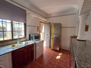 CHALET INDEPENDIENTE CON PISCINA A 5 MIN EN COCHE DE LA PLAYA ZONA SOTILLO- REF. A06-06381