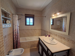 CHALET INDEPENDIENTE CON PISCINA A 5 MIN EN COCHE DE LA PLAYA ZONA SOTILLO- REF. A06-06381