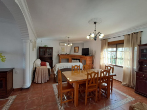 CHALET INDEPENDIENTE CON PISCINA A 5 MIN EN COCHE DE LA PLAYA ZONA SOTILLO- REF. A06-06381