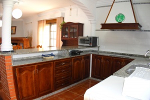 CHALET INDEPENDIENTE CON PISCINA A 5 MIN EN COCHE DE LA PLAYA ZONA SOTILLO- REF. A06-06381