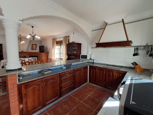 CHALET INDEPENDIENTE CON PISCINA A 5 MIN EN COCHE DE LA PLAYA ZONA SOTILLO- REF. A06-06381