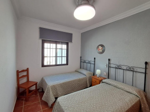 CHALET INDEPENDIENTE CON PISCINA A 5 MIN EN COCHE DE LA PLAYA ZONA SOTILLO- REF. A06-06381