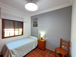 CHALET INDEPENDIENTE CON PISCINA A 5 MIN EN COCHE DE LA PLAYA ZONA SOTILLO- REF. A06-06381