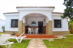 CHALET INDEPENDIENTE CON PISCINA A 5 MIN EN COCHE DE LA PLAYA ZONA SOTILLO- REF. A06-06381