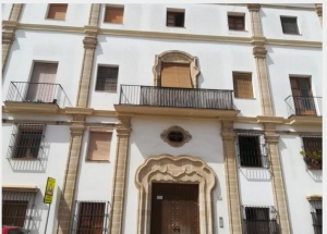 APARTAMENTO EN FINCA SEÑORIAL - CENTRO - REF. A08-00183