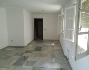 APARTAMENTO EN FINCA SEÑORIAL - CENTRO - REF. A08-00183