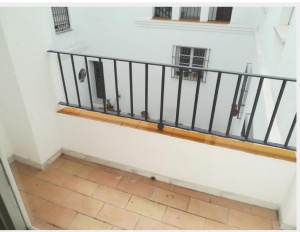 APARTAMENTO EN FINCA SEÑORIAL - CENTRO - REF. A08-00183