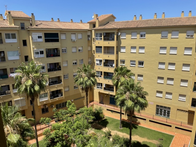 APARTAMENTO EN AVENIDA DE LA LIBERTAD - REF. A08-00192