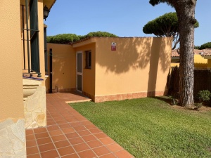 CHALET ADOSADO A 5 MIN A PIE DE LA PLAYA - REF. A06-06396