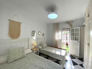 GRAN CHALET CON PISCINA A 10 MIN A PIE DE LA PLAYA SEGUNDA PISTA - REF. A06-06412