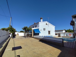 CHALET INDEPENDIENTE CON PISCINA ROCHE - REF. A06-06420