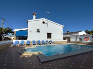 CHALET INDEPENDIENTE CON PISCINA ROCHE - REF. A06-06420