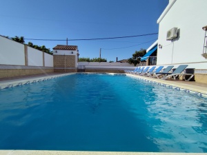 CHALET INDEPENDIENTE CON PISCINA ROCHE - REF. A06-06420