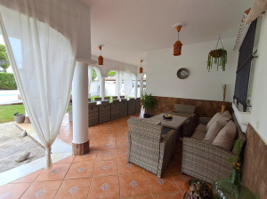 GRAN CHALET INDEPENDIENTE CON PISCINA A 10 MIN EN COCHE DE LA PLAYA   - REF. A06-06449