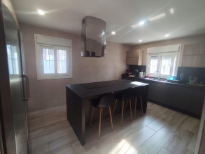 GRAN CHALET INDEPENDIENTE CON PISCINA A 10 MIN EN COCHE DE LA PLAYA   - REF. A06-06449