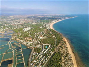 GRAN CHALET INDEPENDIENTE CON PISCINA A 10 MIN EN COCHE DE LA PLAYA   - REF. A06-06449