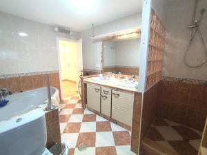 GRAN CHALET INDEPENDIENTE CON PISCINA A 10 MIN EN COCHE DE LA PLAYA   - REF. A06-06449