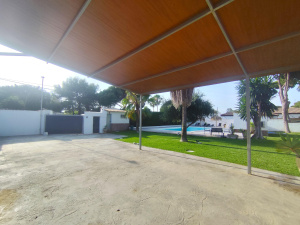 GRAN CHALET INDEPENDIENTE CON PISCINA A 10 MIN EN COCHE DE LA PLAYA   - REF. A06-06449