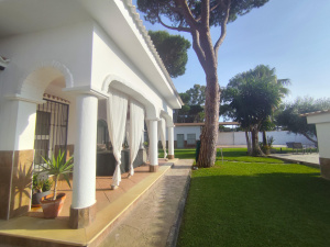 GRAN CHALET INDEPENDIENTE CON PISCINA A 10 MIN EN COCHE DE LA PLAYA   - REF. A06-06449
