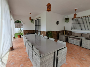 GRAN CHALET INDEPENDIENTE CON PISCINA A 10 MIN EN COCHE DE LA PLAYA   - REF. A06-06449