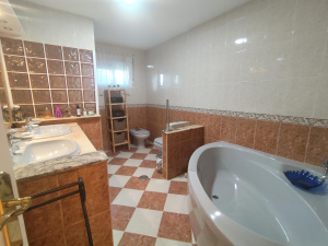 GRAN CHALET INDEPENDIENTE CON PISCINA A 10 MIN EN COCHE DE LA PLAYA   - REF. A06-06449