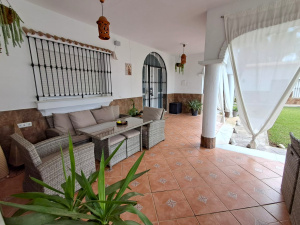 GRAN CHALET INDEPENDIENTE CON PISCINA A 10 MIN EN COCHE DE LA PLAYA   - REF. A06-06449