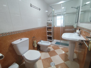 GRAN CHALET INDEPENDIENTE CON PISCINA A 10 MIN EN COCHE DE LA PLAYA   - REF. A06-06449