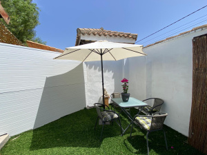 CASITA PRIVADA CON JARDIN A 10 MIN DE LA PLAYA EN COCHE - - REF. A06-06451