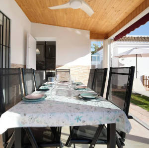 CHALET CON PISCINA A 5 MIN A PIE DE LA PLAYA- REF. A06-06459
