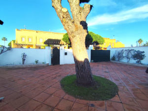 CHALET CON PISCINA A 5 MIN A PIE DE LA PLAYA- REF. A06-06459