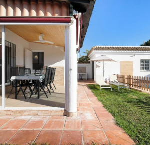 CHALET CON PISCINA A 5 MIN A PIE DE LA PLAYA- REF. A06-06459