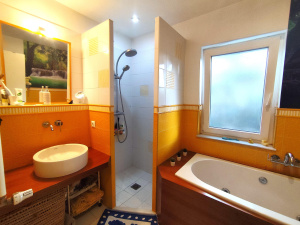 GRAN CHALET CON PISCINA A 10 MIN A PIE DE LA PLAYA SEGUNDA PISTA