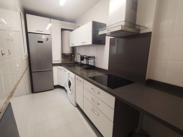 ESTUPENDO PISO CON VISTAS PRIVILEGIADAS  EN CAMPOSOTO- REF. A06-06461