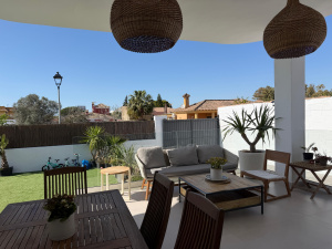 CASA DE TRES HABITACIONES RECIENTEMENTE REFORMADA - REF. A08-08046