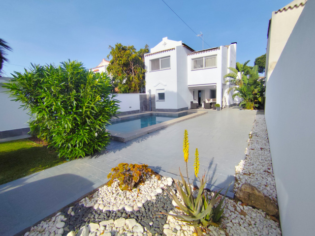 GRAN CHALET CON PISCINA A 10  MIN A PIE DE LA PLAYA - REF. A06-06467