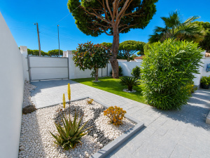 GRAN CHALET CON PISCINA A 10  MIN A PIE DE LA PLAYA - REF. A06-06467